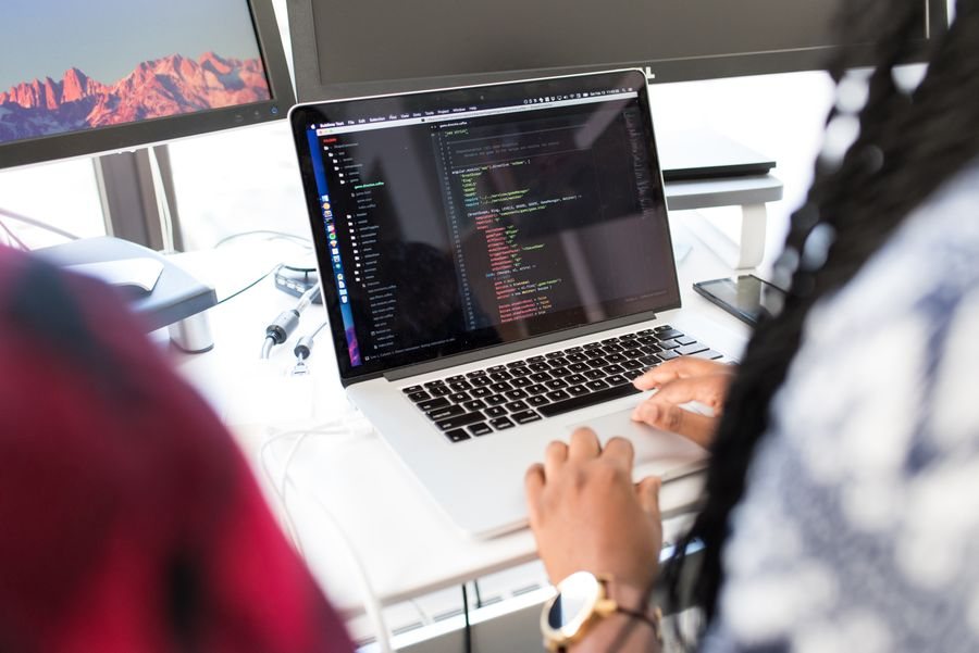 Web, apps & AI bij Flii Media